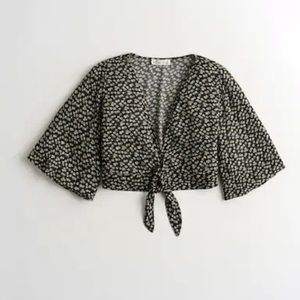 Hollister wide sleeve tie-front crop top